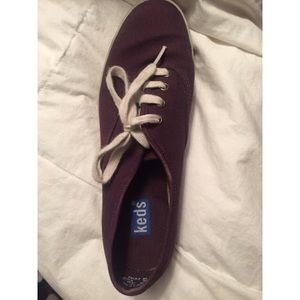 Dark purple keds