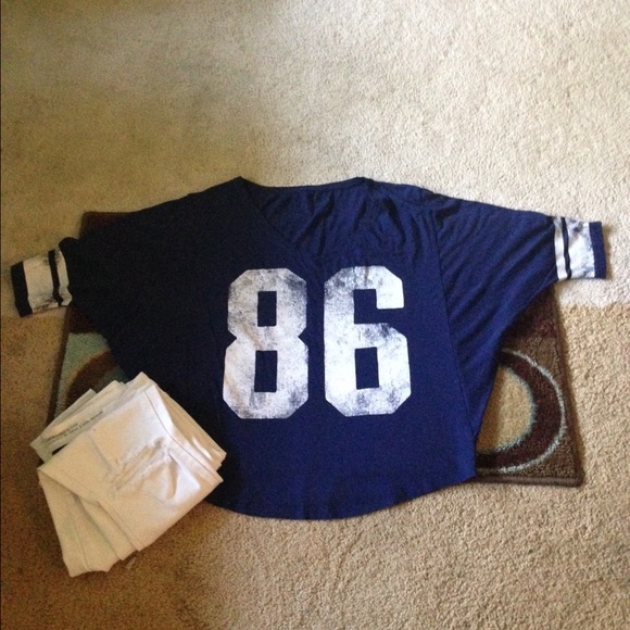 PINK Victoria's Secret Tops - 🌀VS Pink V-neck shirt