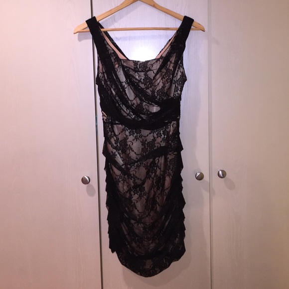Black lace with nude outlining