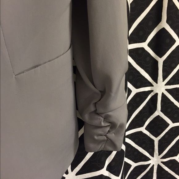 EXPRESS Modern Cropped Blazer! - Picture 2 of 4