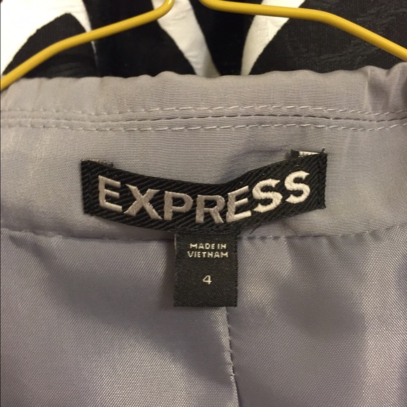 EXPRESS Modern Cropped Blazer! - Picture 3 of 4