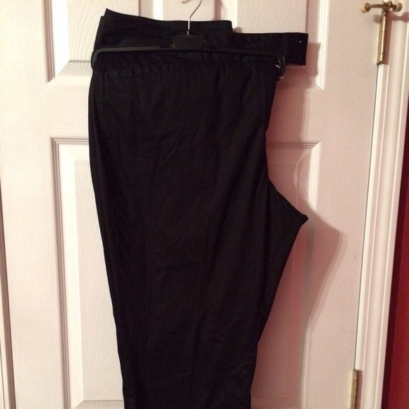 Lane Bryant black Capri with satin finish