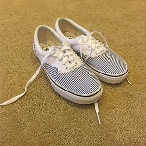 True White (Deck Club) White and Blue Era Vans
