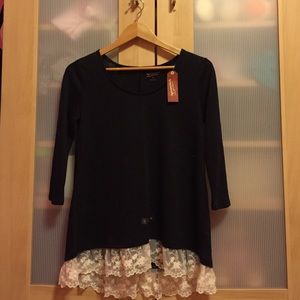 Mid sleeve gray lace bottom sweater