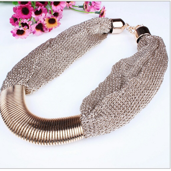 Gold weaving necklace - Picture 2 of 4