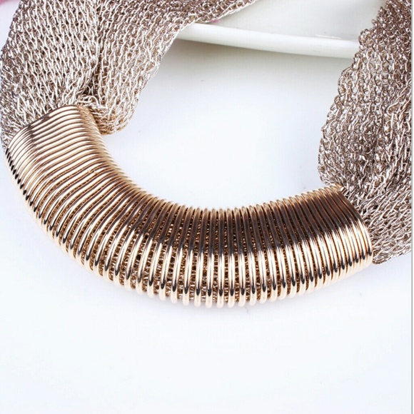 Gold weaving necklace - Picture 3 of 4