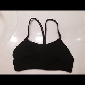 Size 2 lulu flow y sports bra in black
