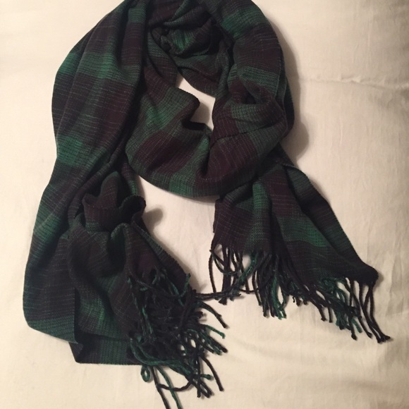 Barely worn Gap cashmere blend scarf