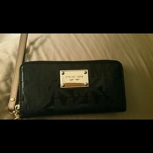 AUTHENTIC MK WRISTLET