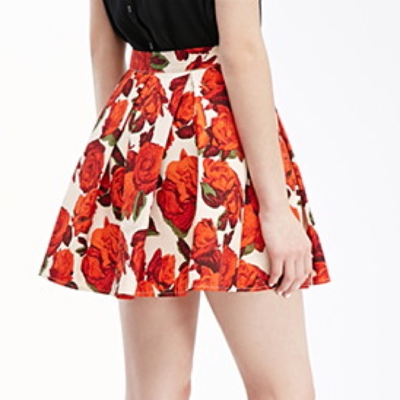 F21 Box Pleated Skirt - Picture 3 of 4