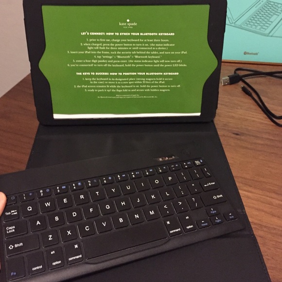 Kate Spade Bluetooth keyboard folio - Picture 4 of 4