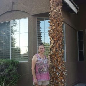 Meet your Posher, Melissa