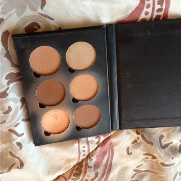 Anastasia Beverly Hills contour kit