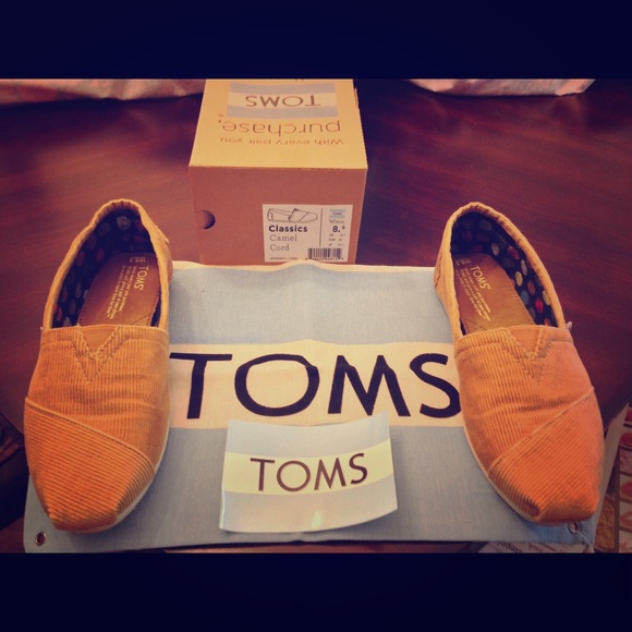 Toms