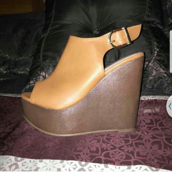 Cognac High Peep toe by Glaze