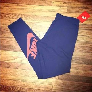 NWT Nike logo leggings