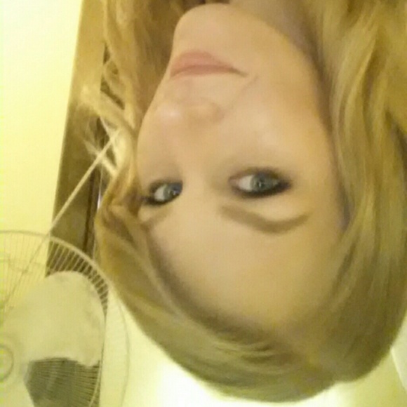 Meet your Posher, Lauren - Picture 1 of 1