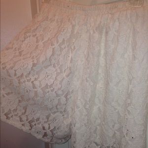 Cream/White Lace Skorts