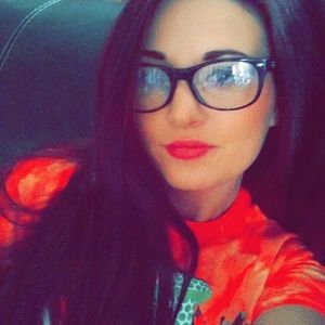 Meet your Posher, Jade