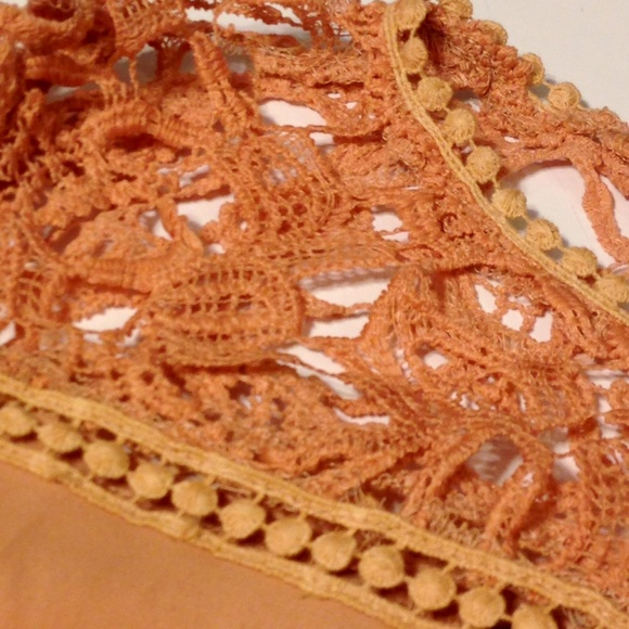 ๐ NWT lace top ๐ - Picture 2 of 4