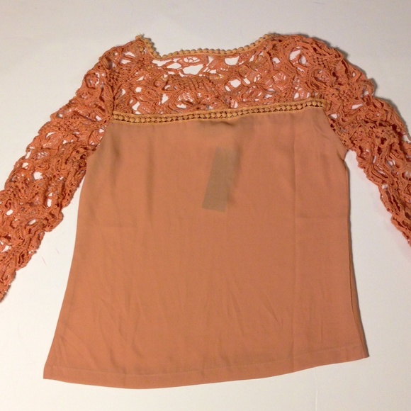 ๐ NWT lace top ๐ - Picture 4 of 4