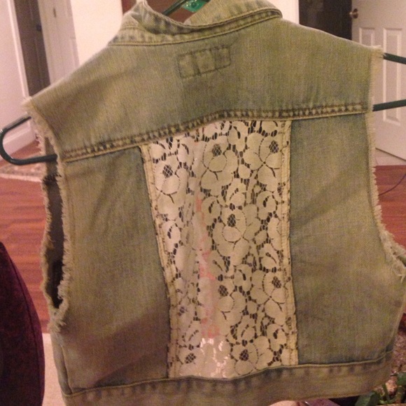 Vest - Picture 2 of 2
