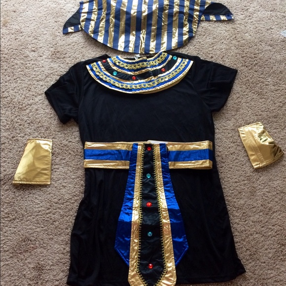 Costume