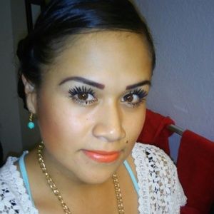 Meet your Posher, Aida