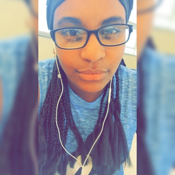 Meet your Posher, Jaquela