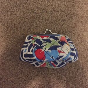 Vera Bradley coin purse. Pattern: Summer Cottage
