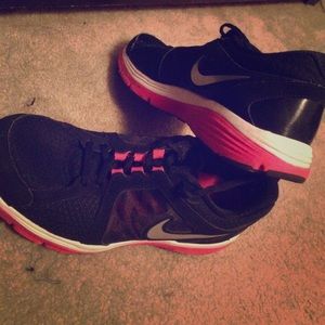 Nike tennis shoes