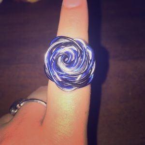 Flower wire ring