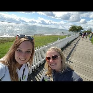 Meet your Posher, Abbi