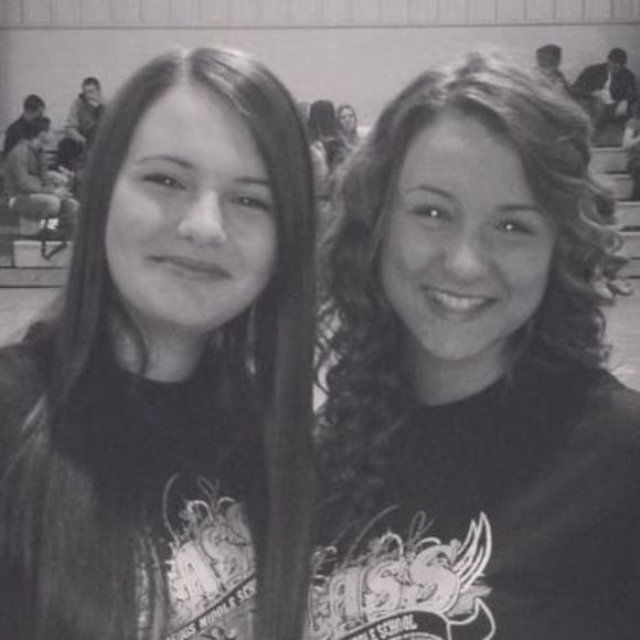 Meet your Posher, Caitlin - Picture 1 of 1