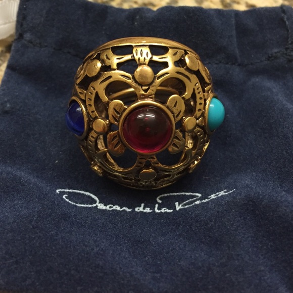 Gold Oscar de la Renta cocktail ring