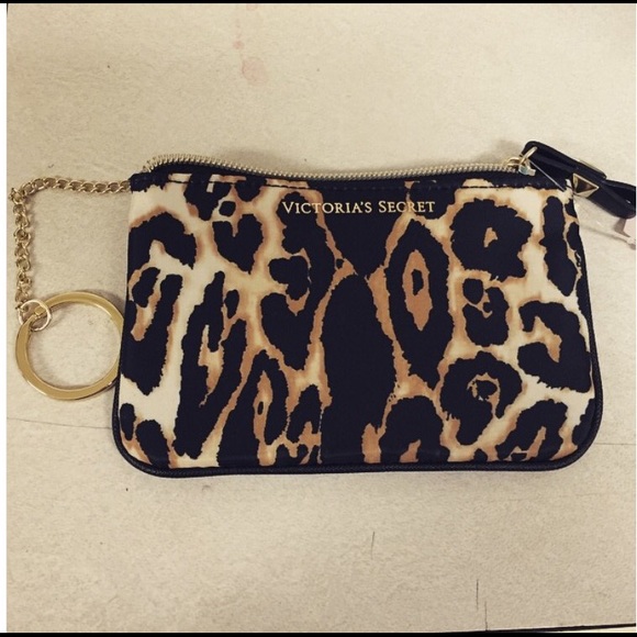 🌟FOUND🌟ISO VICTORIA SECRET COIN PURSE!
