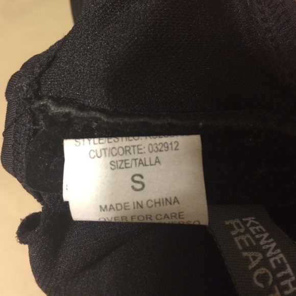 Gorgeous "cut" one piece bathing suit - Picture 3 of 3