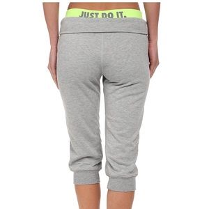 Loose Nike workout capris!