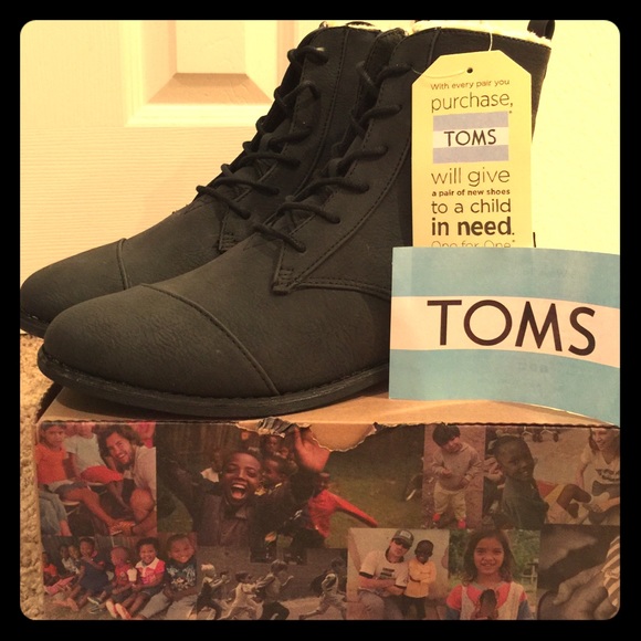 New TOMS Alpa Boot ‼️⚠️SOLD‼️⚠️ - Picture 1 of 4