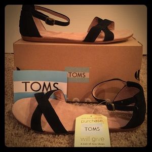 New TOMS SANDALS‼️‼️‼sold ‼️‼️‼️‼️