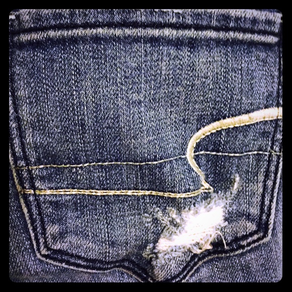 American Eagle straight fit distressed jeans!