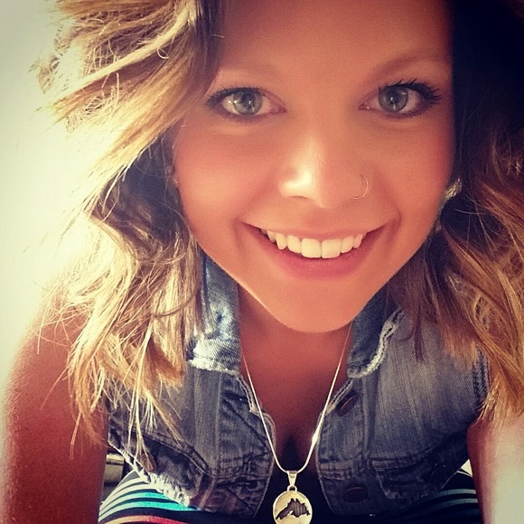 Meet your Posher, Shelby - Picture 1 of 1