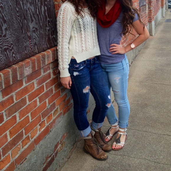 Sweater - Picture 4 of 4