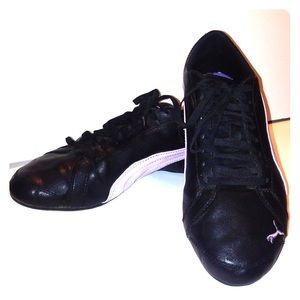 Lavender and black Puma ballerina sneaker