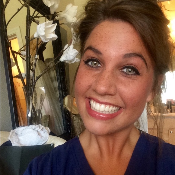 Meet your Posher, Audrey - Picture 1 of 1