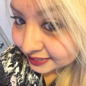 Meet your Posher, Karla