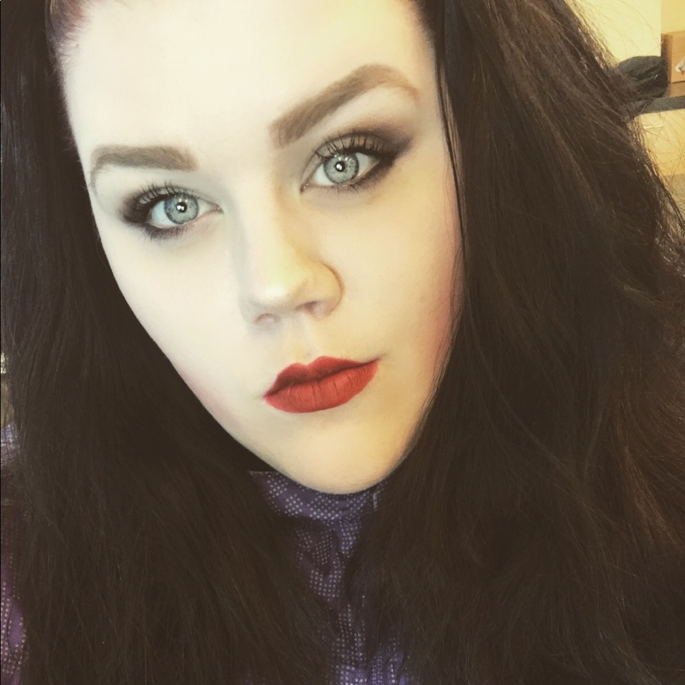 Meet your Posher, Kayla