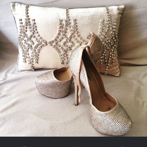 Drop dead gorgeous Steve Madden stilettos.