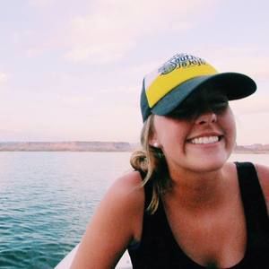 Meet your Posher, Chloe