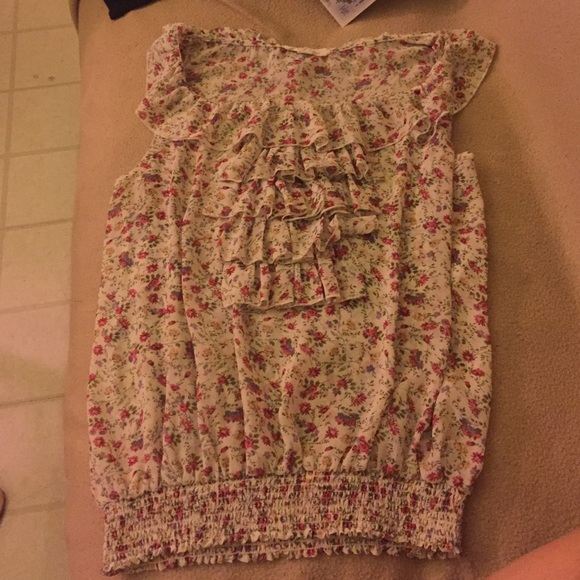 Floral top 🌷
